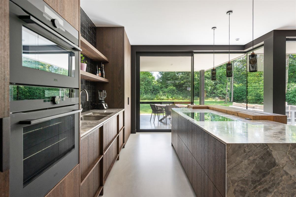 Luxury villa in quiet and discreet location