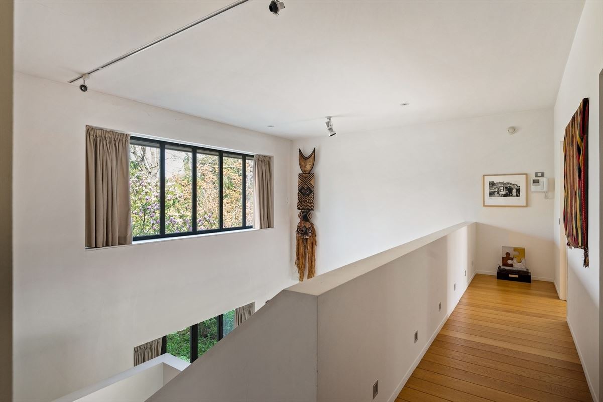 Very spacious villa on approx. 1.7 Ha adjacent to Peerdsbos