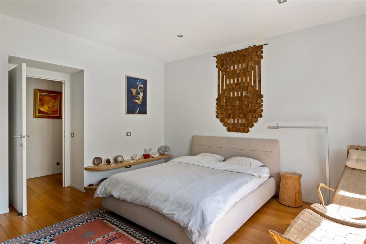 Very spacious villa on approx. 1.7 Ha adjacent to Peerdsbos