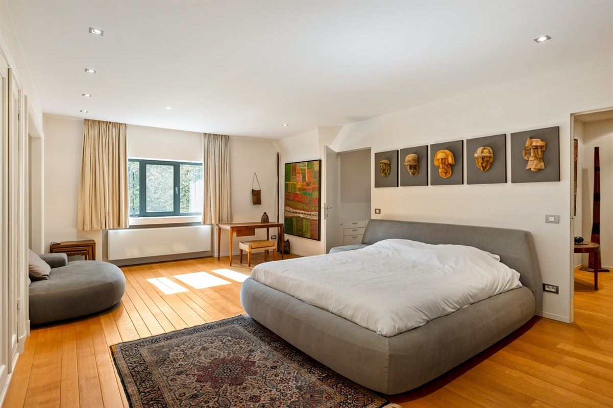 Very spacious villa on approx. 1.7 Ha adjacent to Peerdsbos