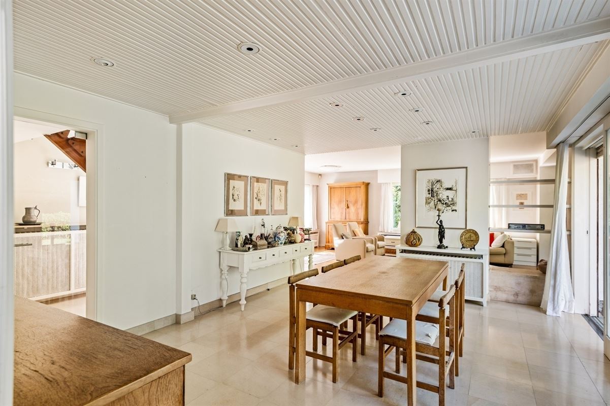 Villa to renovate in highly sought after location