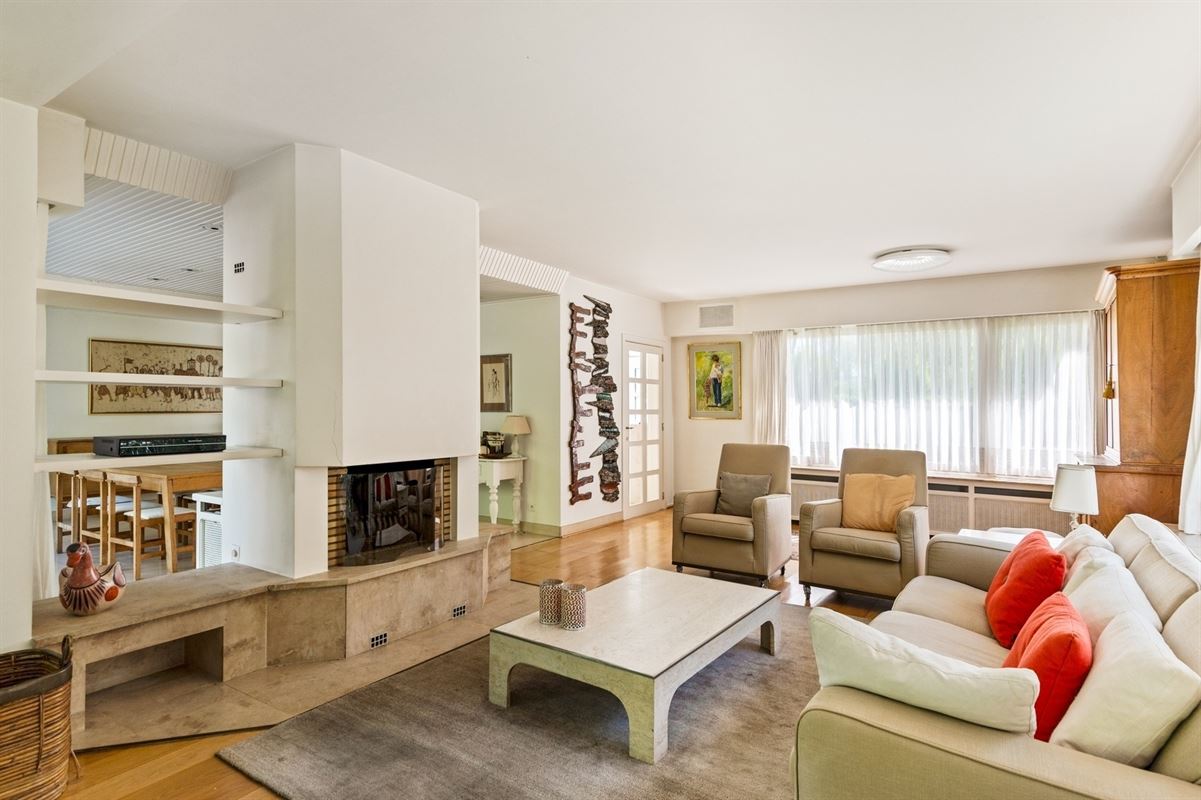 Villa to renovate in highly sought after location