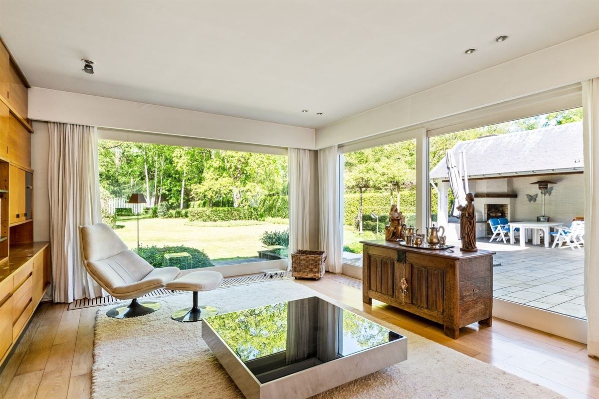 Villa to renovate in highly sought after location