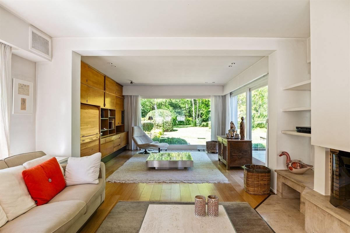 Villa to renovate in highly sought after location