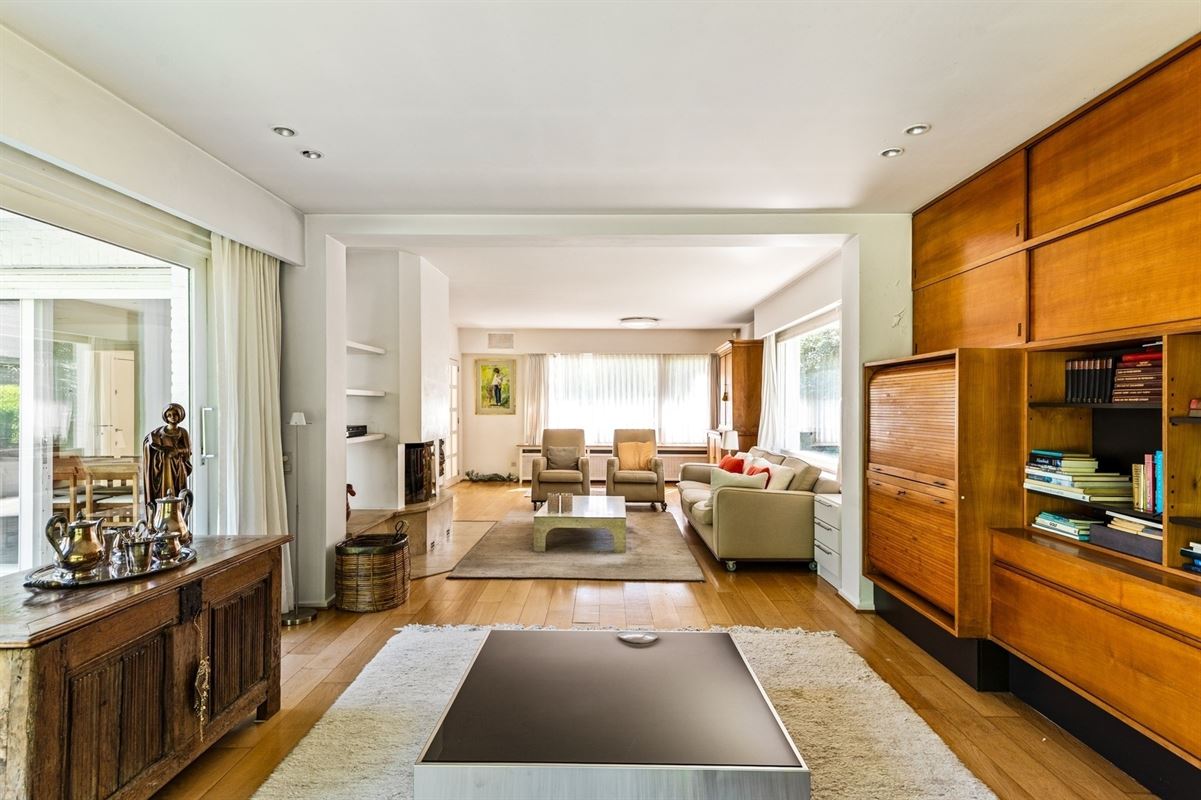 Villa to renovate in highly sought after location