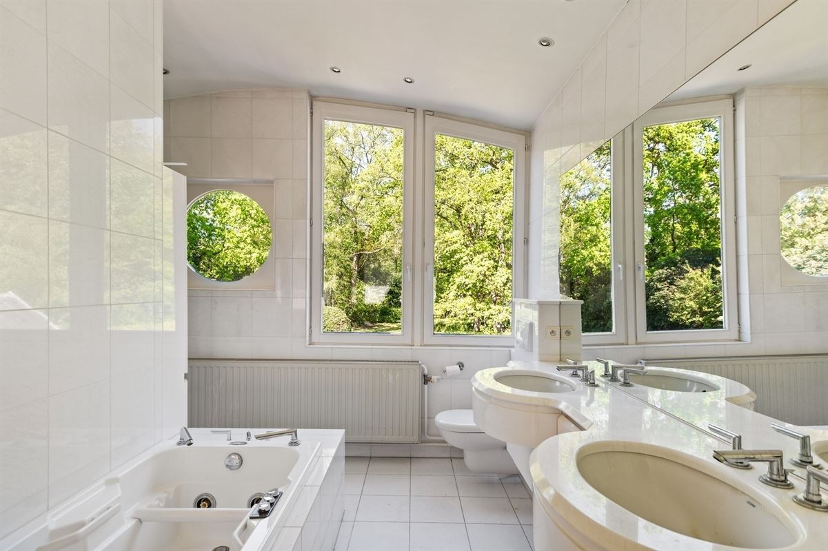 Villa to renovate in highly sought after location
