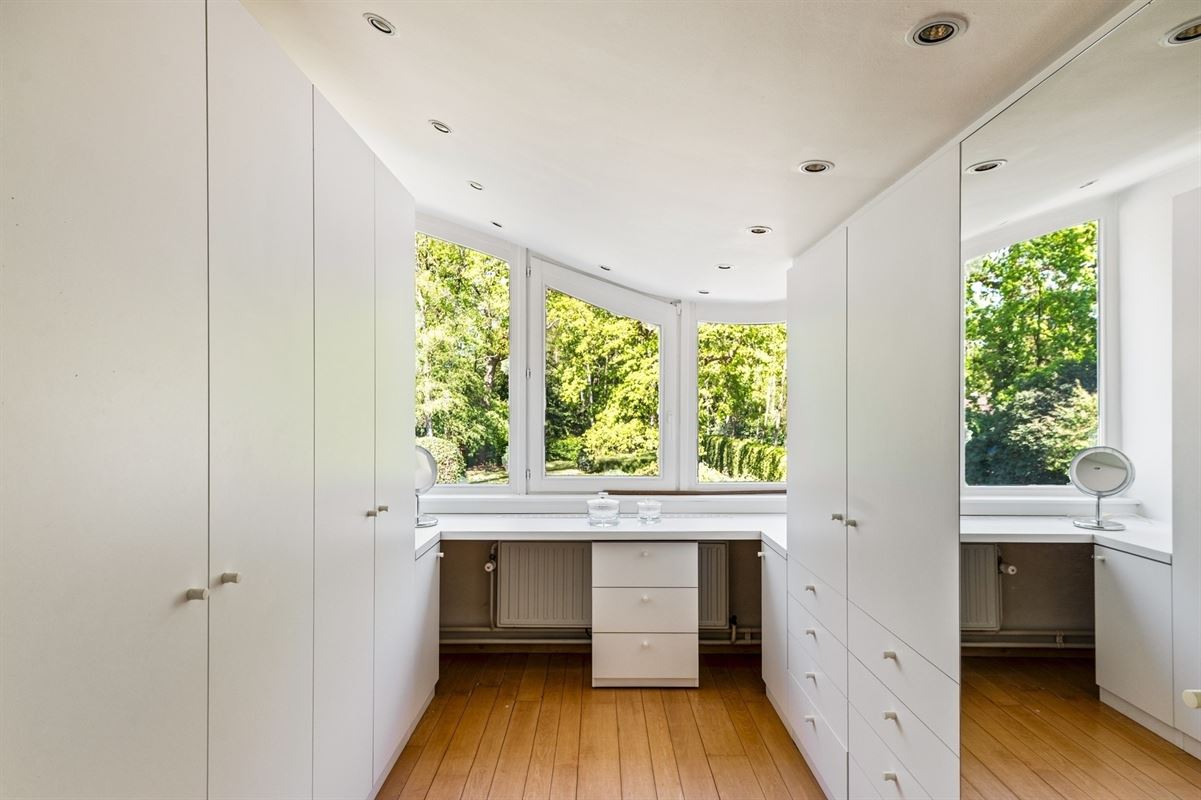 Villa to renovate in highly sought after location