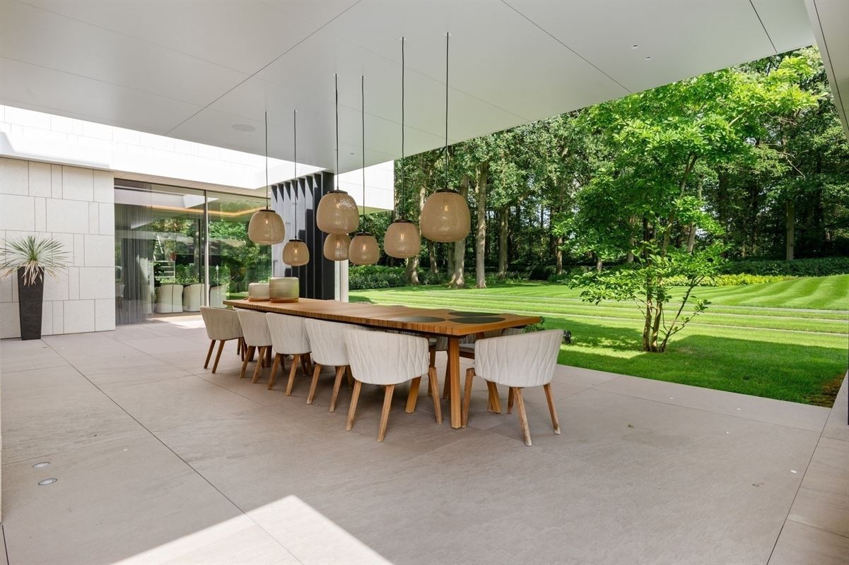 International architecture in an exceptional location in Brasschaat