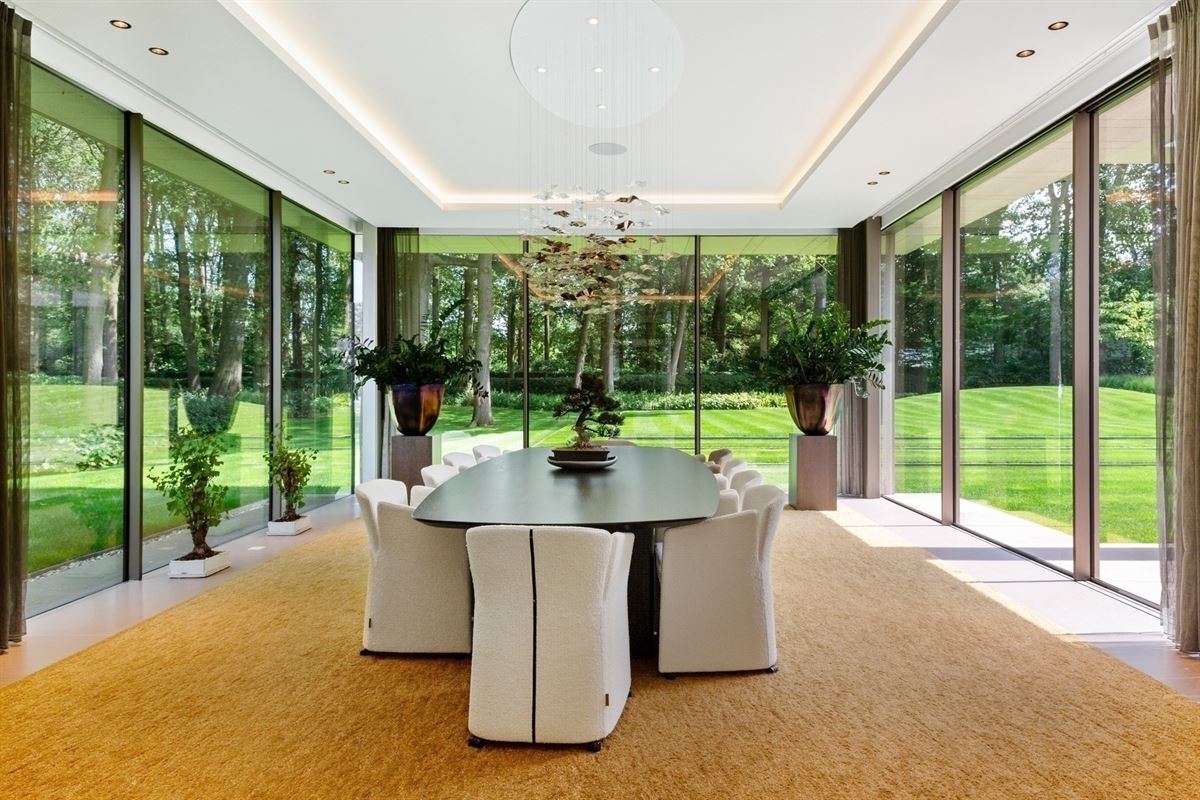 International architecture in an exceptional location in Brasschaat