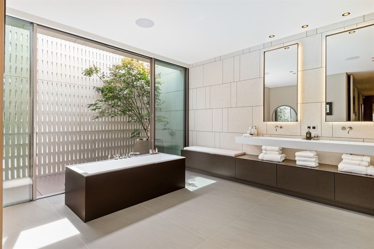 International architecture in an exceptional location in Brasschaat