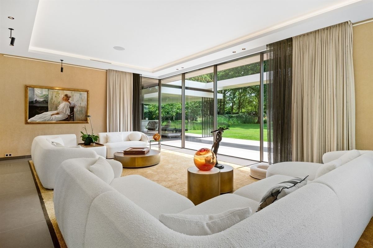 International architecture in an exceptional location in Brasschaat