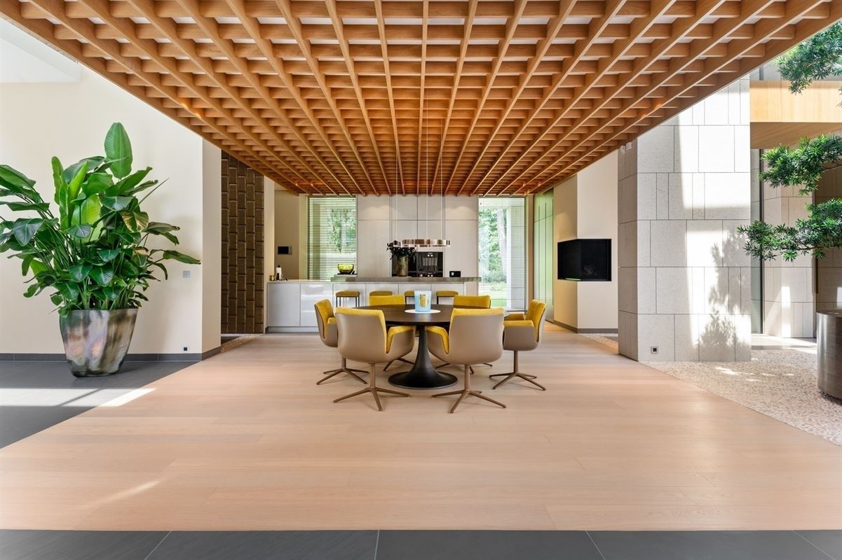 International architecture in an exceptional location in Brasschaat