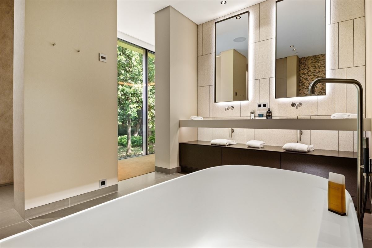 International architecture in an exceptional location in Brasschaat