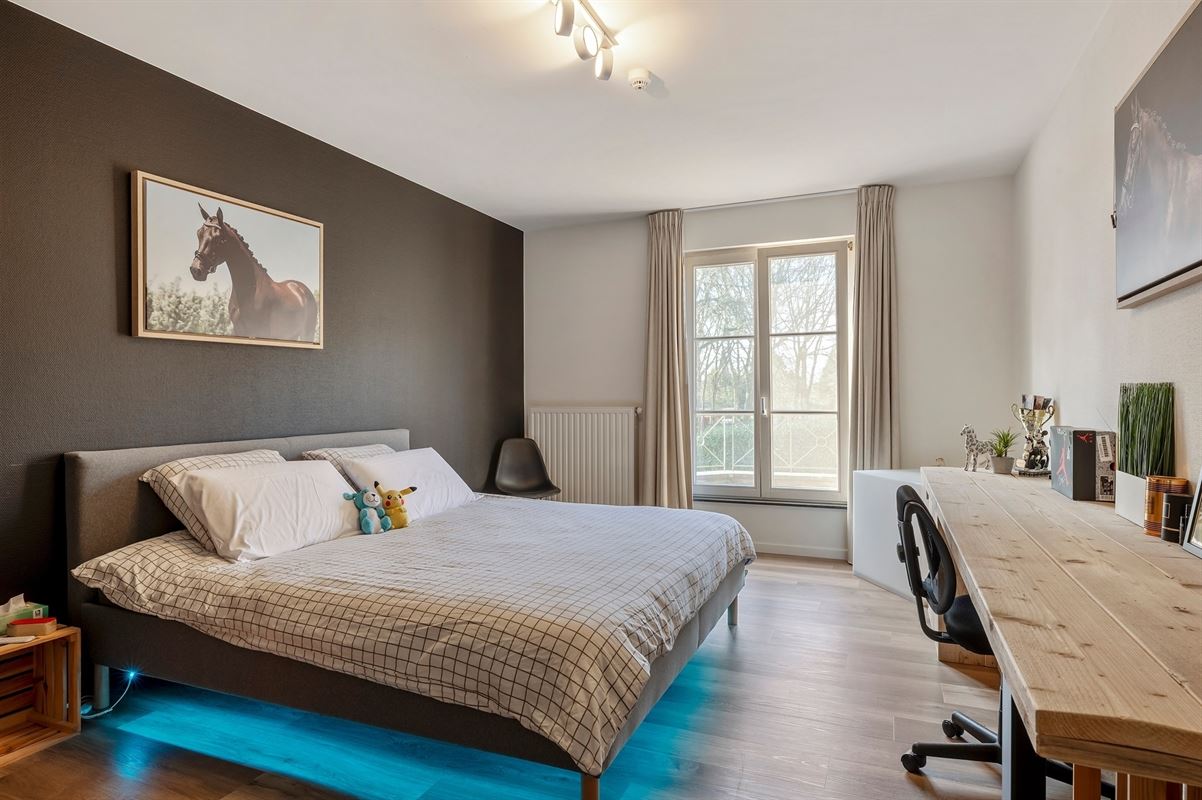 Exclusieve villa met guesthouse, paardenfaciliteiten op ca. 5.000 m²