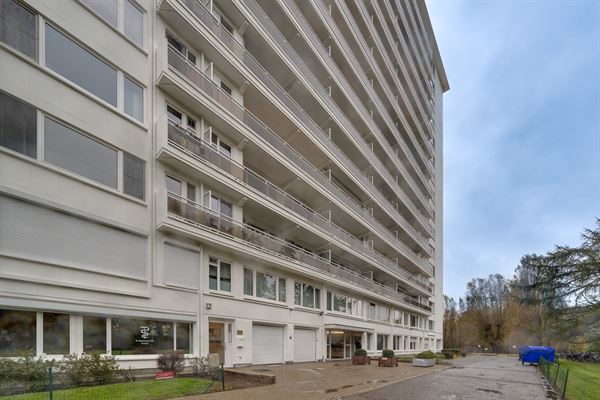 Op te frissen 1 slaapkamer appt met terras (10m²) in Hoboken