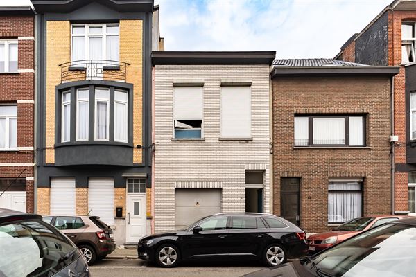Volledig te renoveren woning - mogelijke tweewoonst na reno