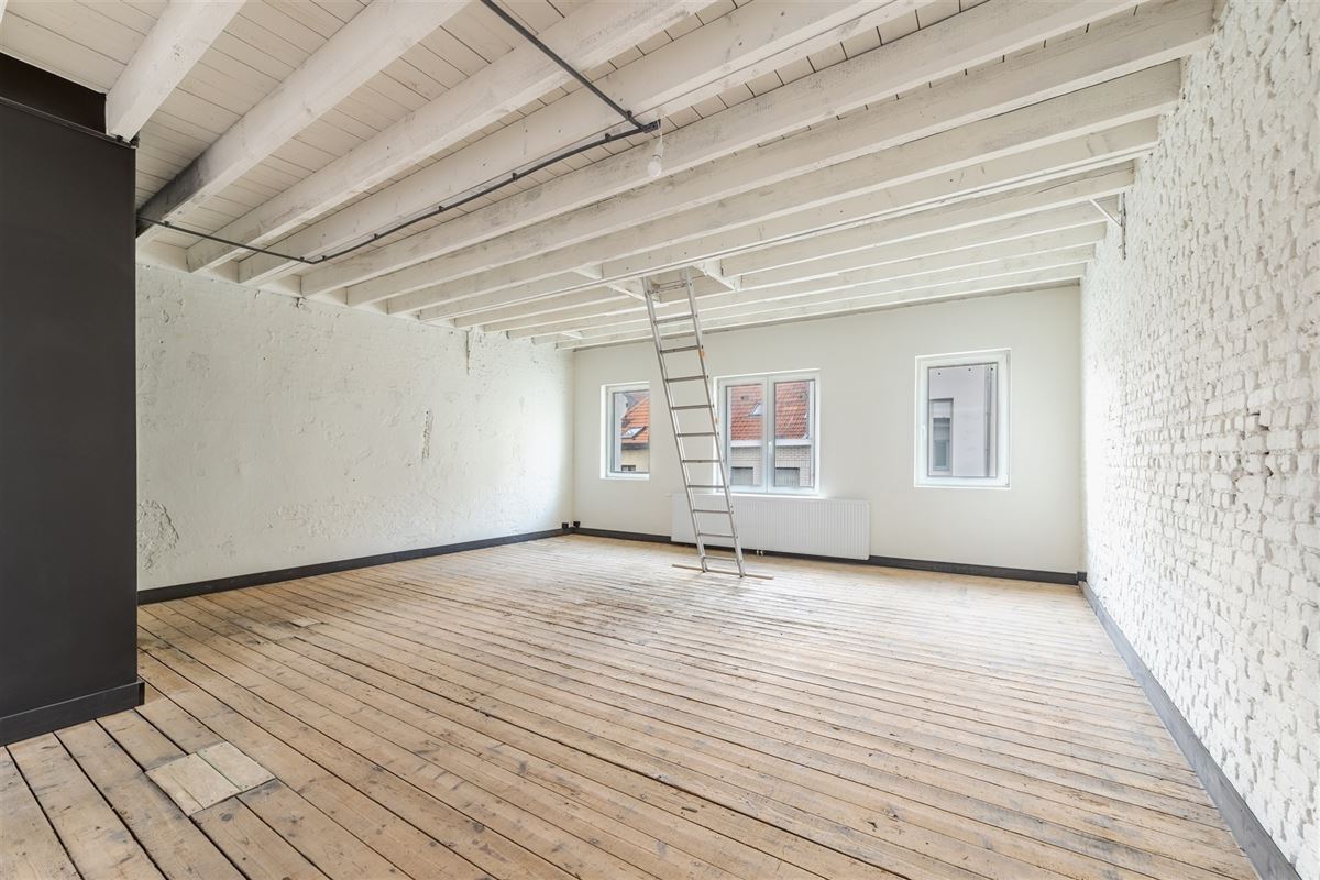 Atelier / polyvalente ruimte met loftallure