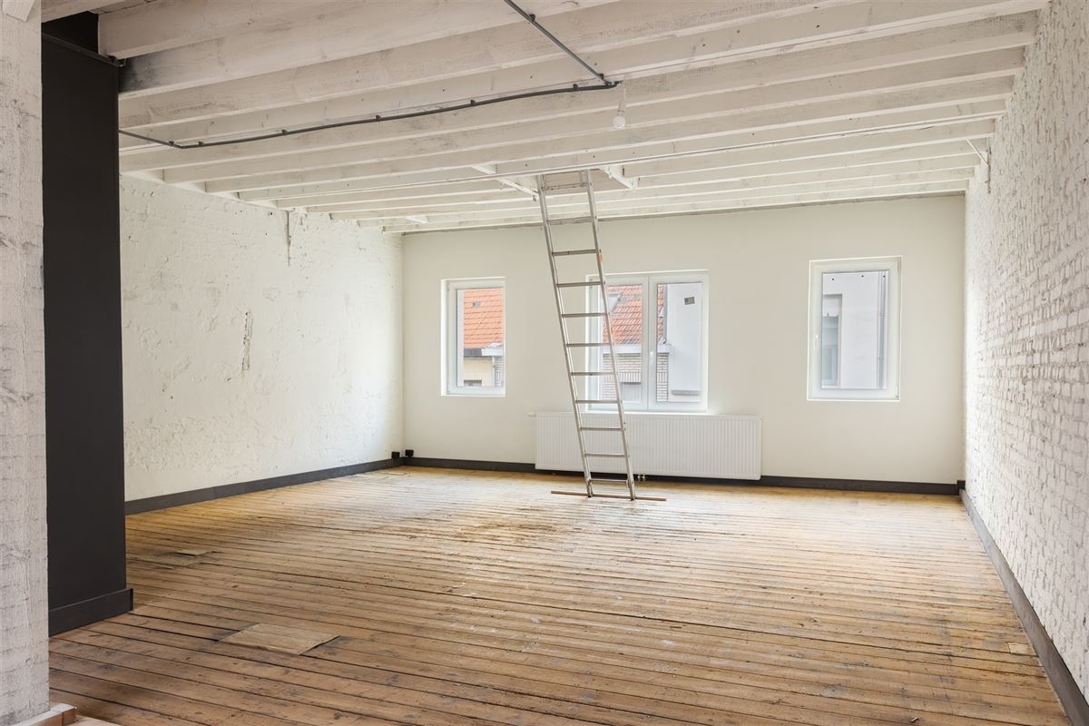 Atelier / polyvalente ruimte met loftallure