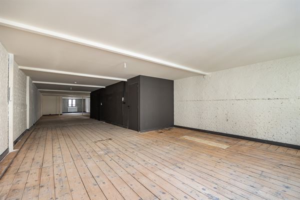 Atelier / polyvalente ruimte met loftallure