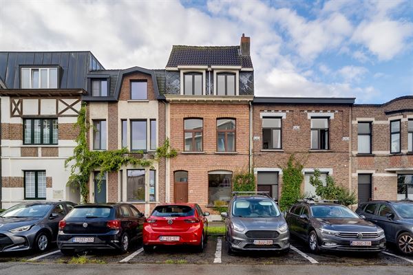 Instapklare woning met 5 slpk en tuin