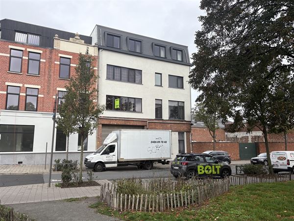 Appartement met terras (12m²) te Merksem