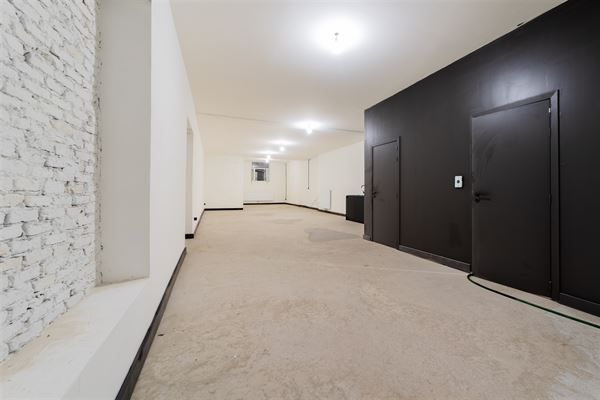 Gelijkvloers atelier/polyvalente ruimte met loftallure