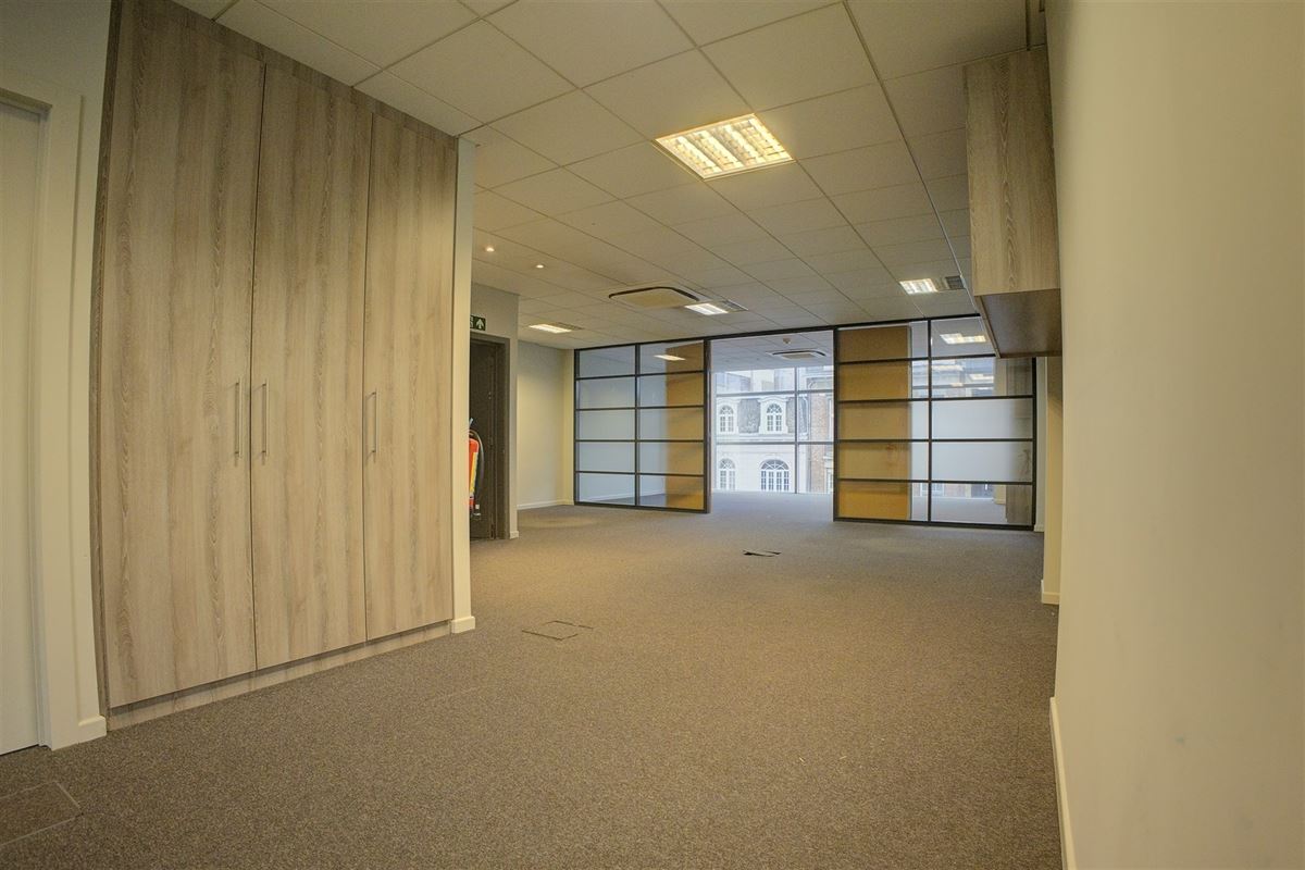 Kantoorgebouw / conversie tot 7 appartementen mogelijk