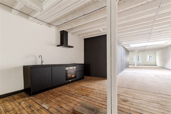 Atelier / polyvalente ruimte met loftallure
