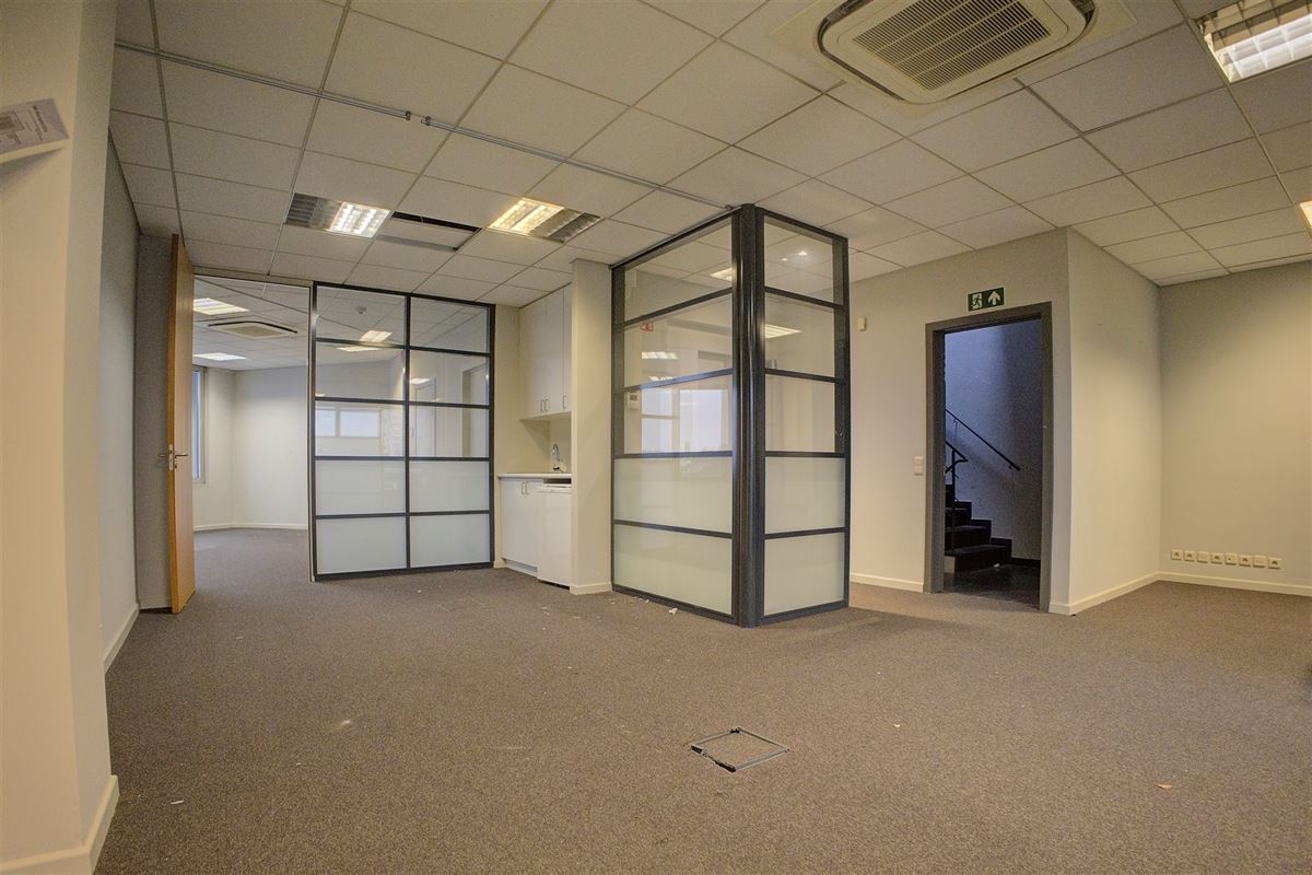 Kantoorgebouw / conversie tot 7 appartementen mogelijk