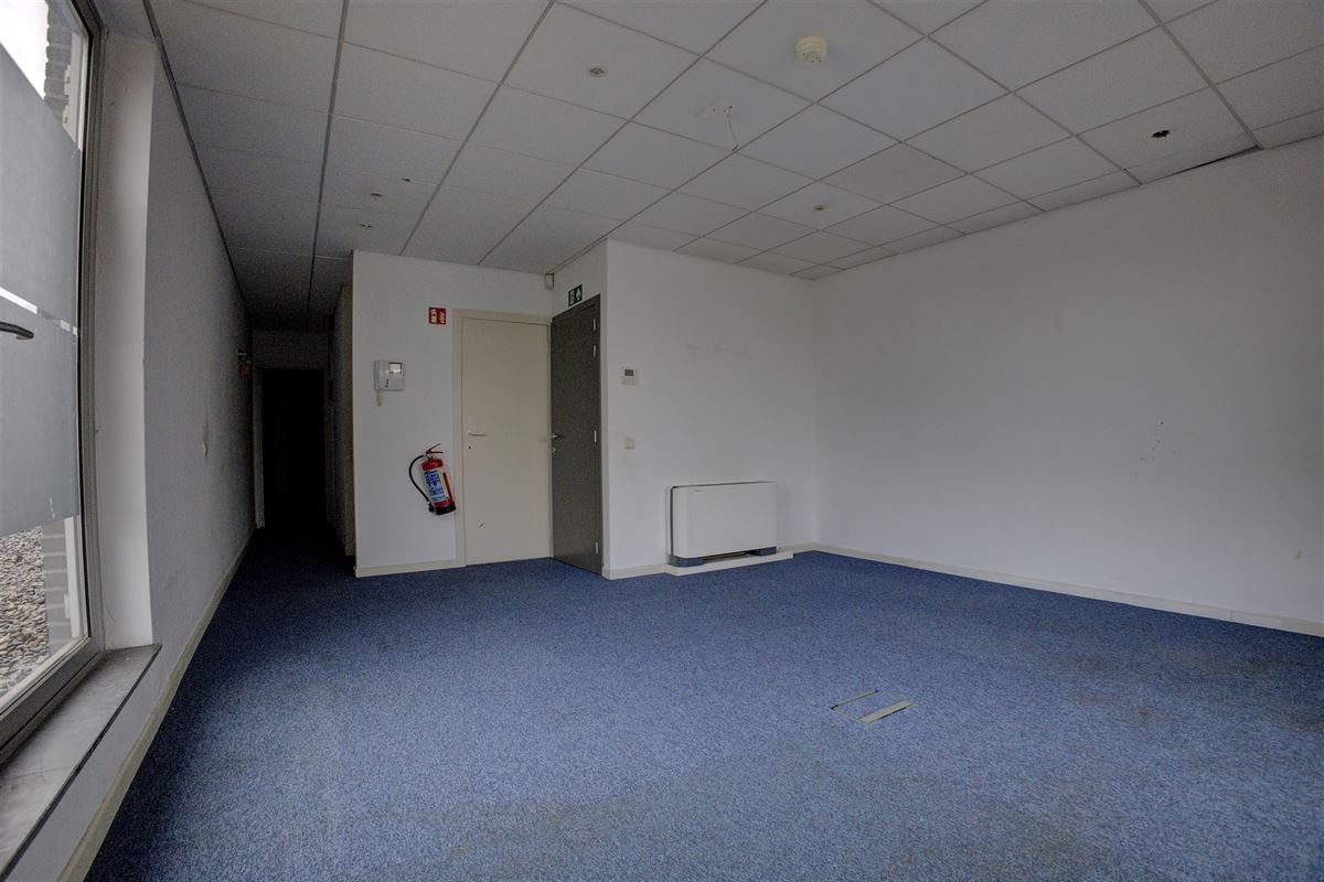 Kantoorgebouw / conversie tot 7 appartementen mogelijk