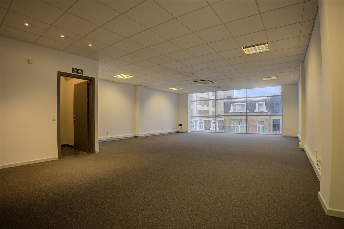 Kantoorgebouw / conversie tot 7 appartementen mogelijk