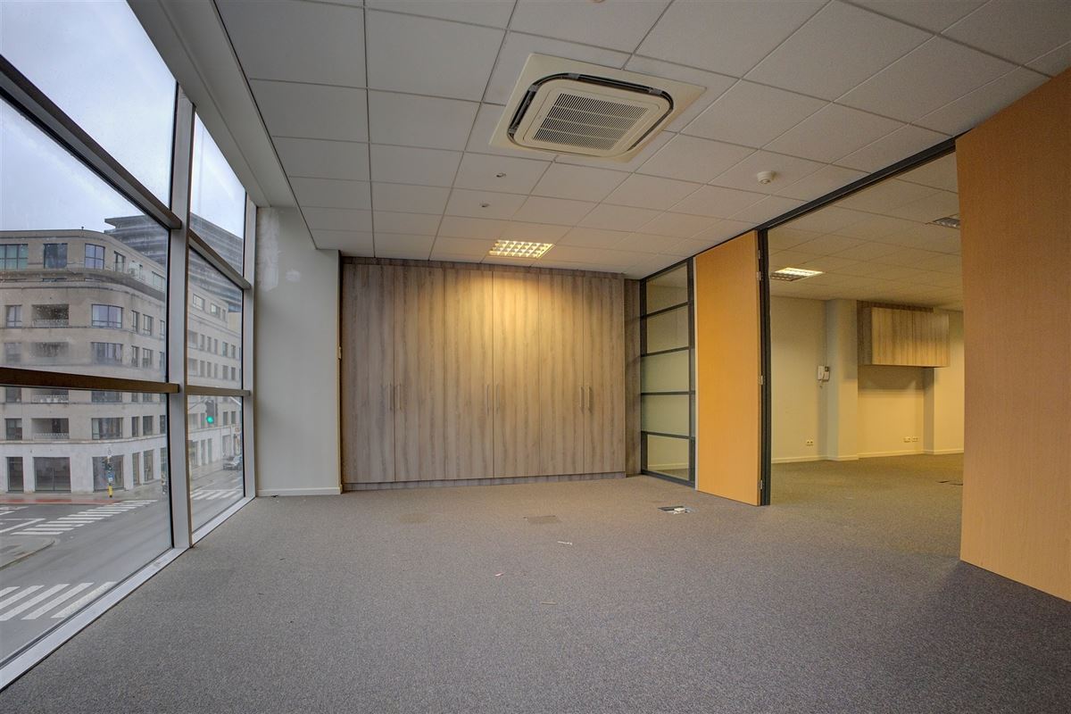 Kantoorgebouw / conversie tot 7 appartementen mogelijk