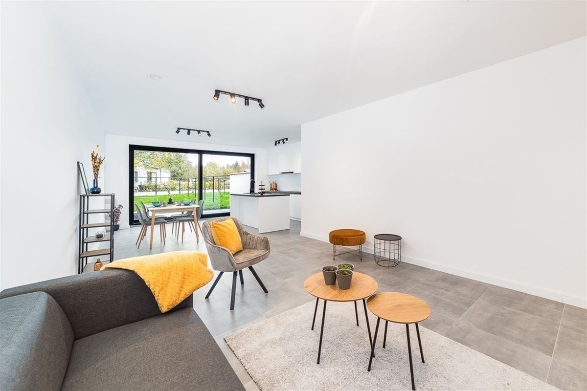 Nieuwbouw glvl appartement met tuin en P