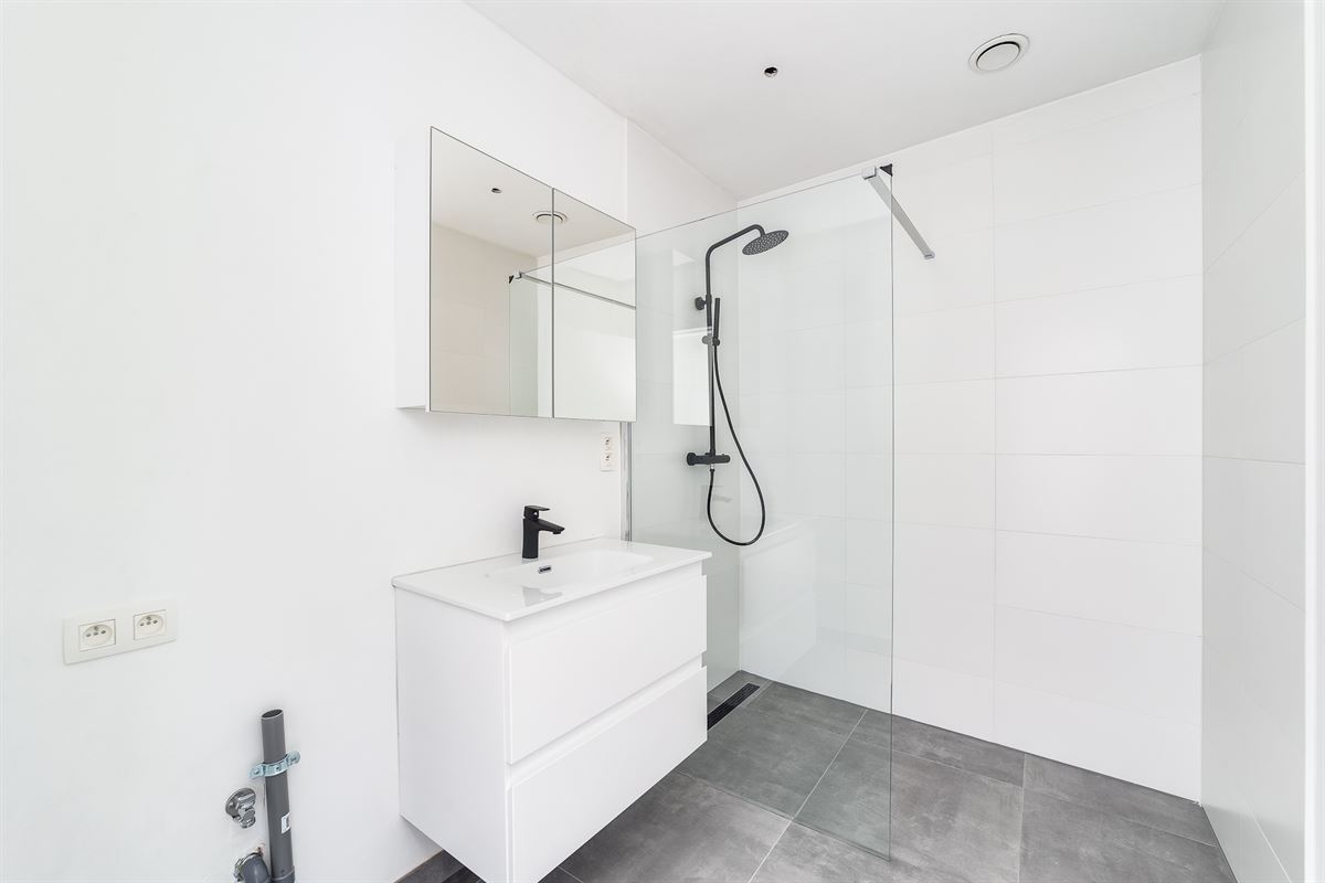 Nieuwbouw appartement 2 slpk met terras en P