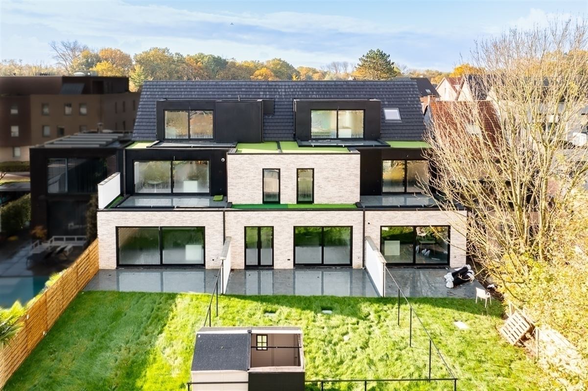 Nieuwbouw glvl appartement met tuin en P