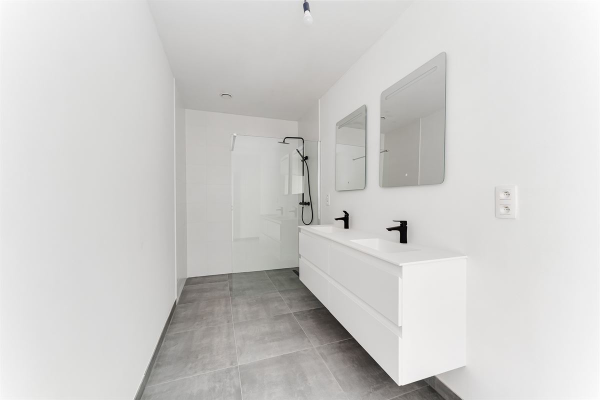 Nieuwbouw appartement 2 slpk met terras en P