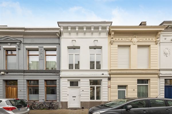 Magnifiek huis met 3 slpks en 2 bdks in Zurenborg