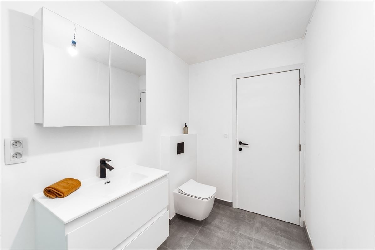 Nieuwbouw glvl appartement met tuin en P