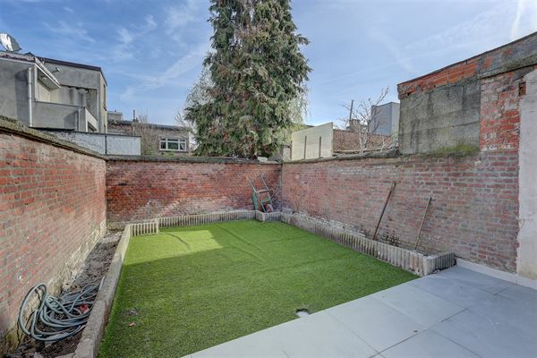 Gelijkvloers 1 slaapkamer appartement met tuin