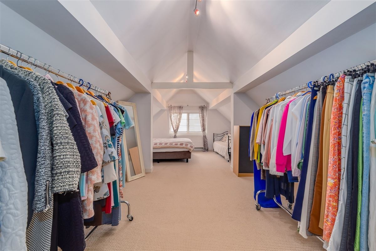 Woning met magazijn (649m²) op 2.749m² in Wommelgem