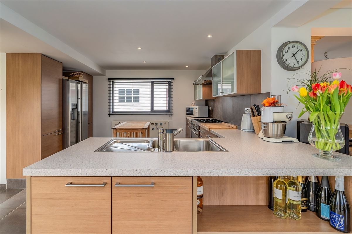 Woning met magazijn (649m²) op 2.749m² in Wommelgem