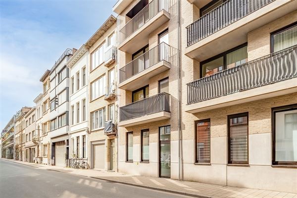 Luxueus gelijkvloers appt met 2 slaapkamers en tuin