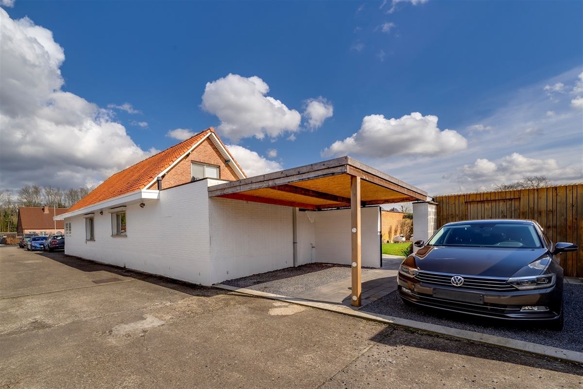 Woning met magazijn (649m²) op 2.749m² in Wommelgem