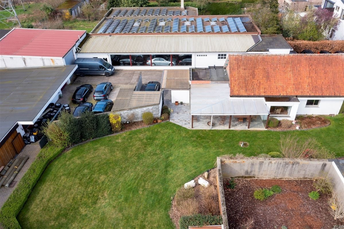Woning met magazijn (649m²) op 2.749m² in Wommelgem