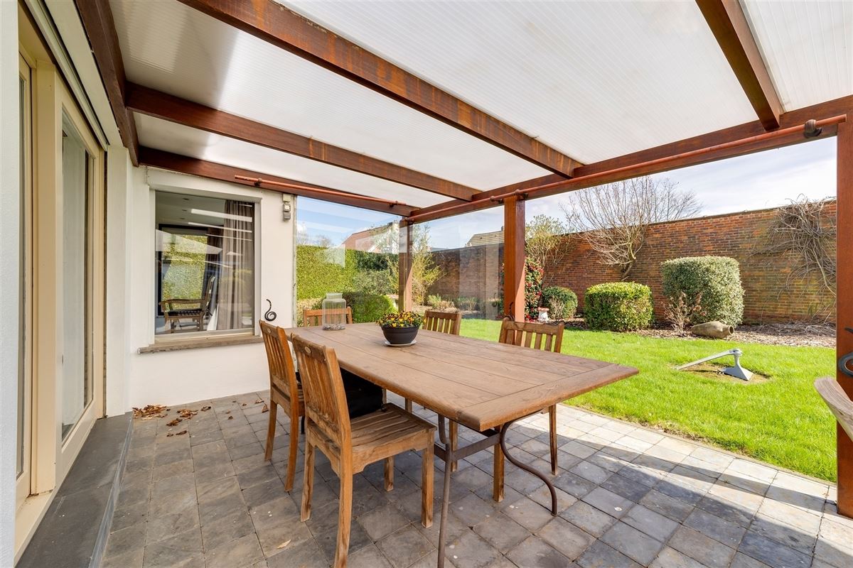 Woning met magazijn (649m²) op 2.749m² in Wommelgem