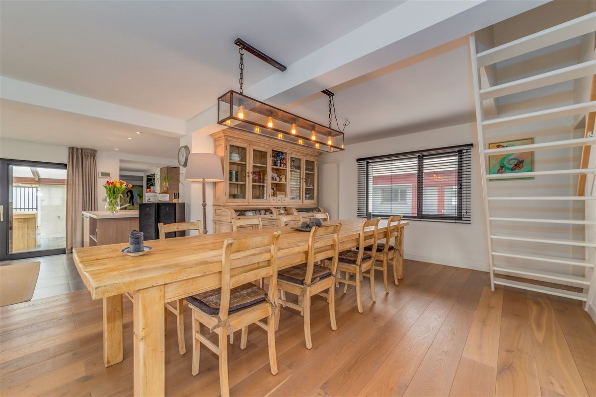 Woning met magazijn (649m²) op 2.749m² in Wommelgem