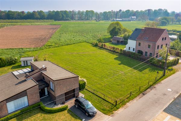 Bouwgrond van 489 m² voor HOB in rustige straat