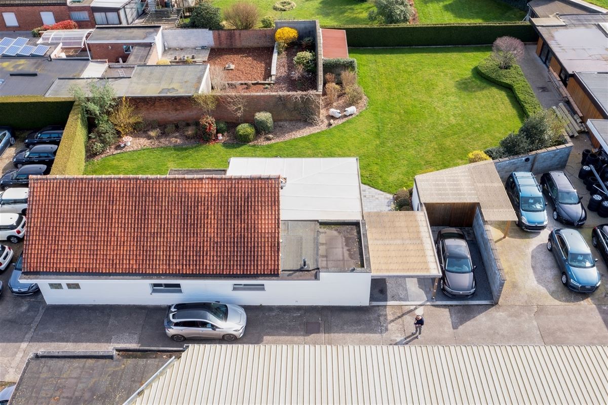 Magazijn (649m²) met woonst te koop in Wommelgem