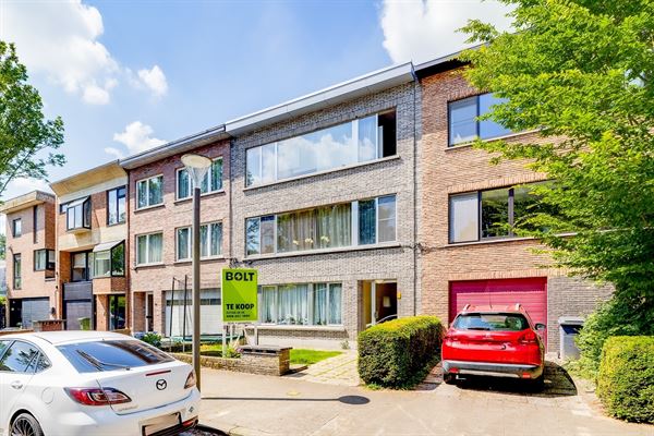 Gelijkvloers, 2 slpk en garagebox