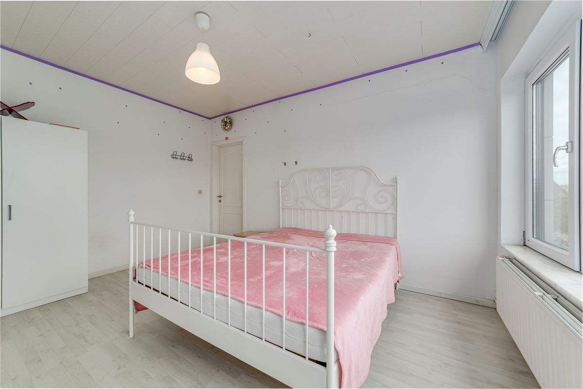 Huis te Hoboken met 4 slpk en 2 garages